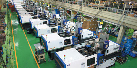 Injection Molding Machines and Auxiliaries  Hirate 